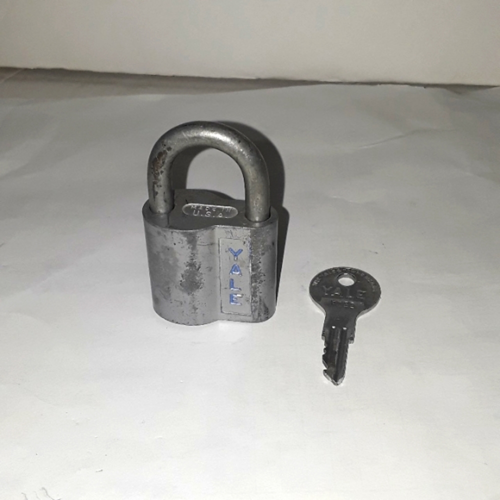 RARE VINTAGE OFFSET BODY SILVER PADLOCK W/ KEY USA